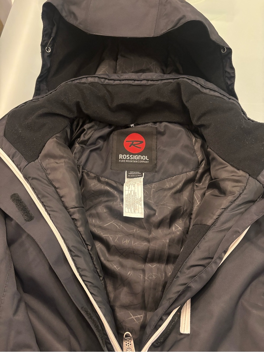 Rossignol Men's Black Hooded Ski Coat with Subtle Lining Detail